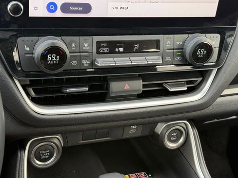 Used 2025 Toyota Grand Highlander XLE image 24