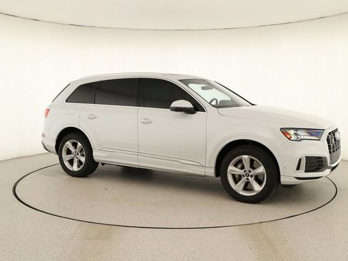 Used 2023 Audi Q7 2.0T Premium Plus w/ Premium Plus Package AWD/4WD image 9