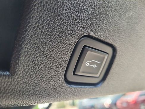 Used 2024 Chevrolet Traverse LT FWD image 26