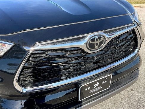 Used 2024 Toyota Highlander Platinum image 8