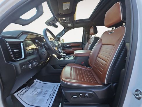 Used 2024 GMC Sierra 1500 Denali Ultimate image 9