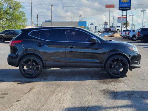 Used 2019 Nissan Rogue Sport S image 6