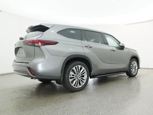 New 2026 Toyota Highlander Platinum image 58