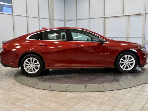 Used 2018 Chevrolet Malibu LT image 9
