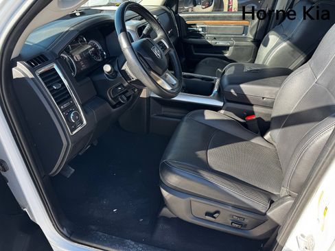 Used 2017 RAM 3500 Laramie w/ Convenience Group image 9