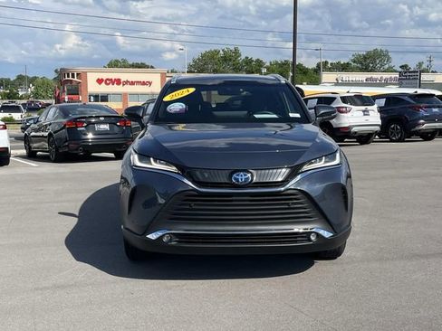 Used 2024 Toyota Venza XLE AWD/4WD image 2
