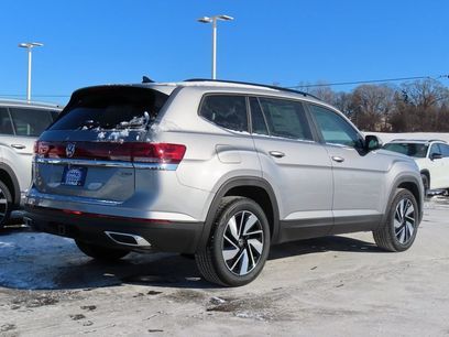 New 2026 Volkswagen Atlas SE w/ Panoramic Sunroof Package