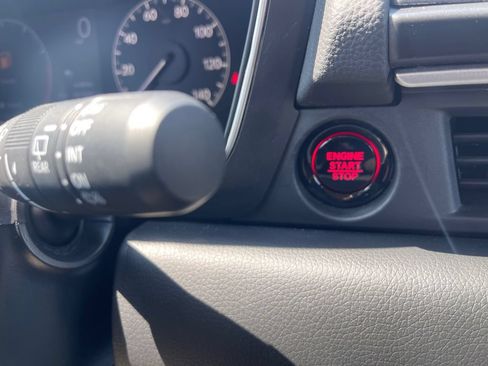 Used 2025 Honda Pilot EX-L image 23