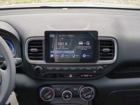 New 2026 Hyundai Venue SE image 18