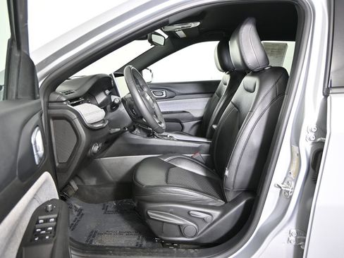 Used 2024 Jeep Compass Latitude AWD/4WD image 20