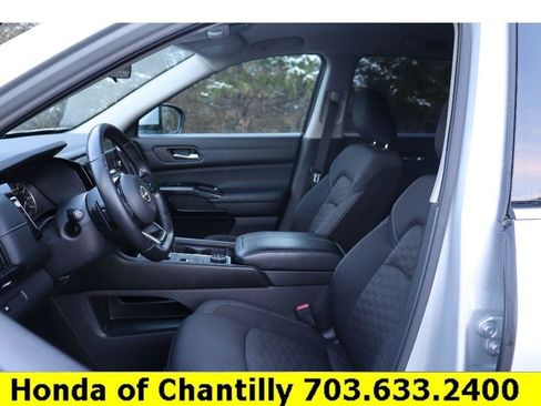 Used 2022 Nissan Pathfinder SV image 22