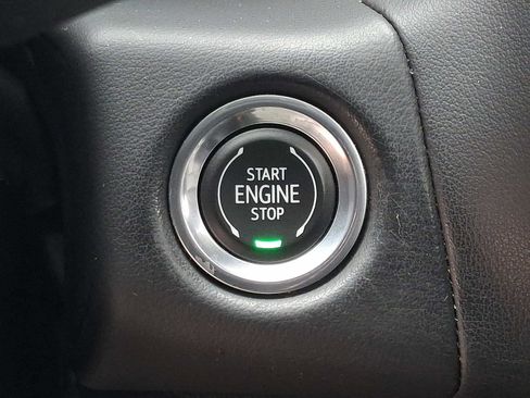 Used 2022 GMC Yukon SLT w/ SLT Premium Package image 26