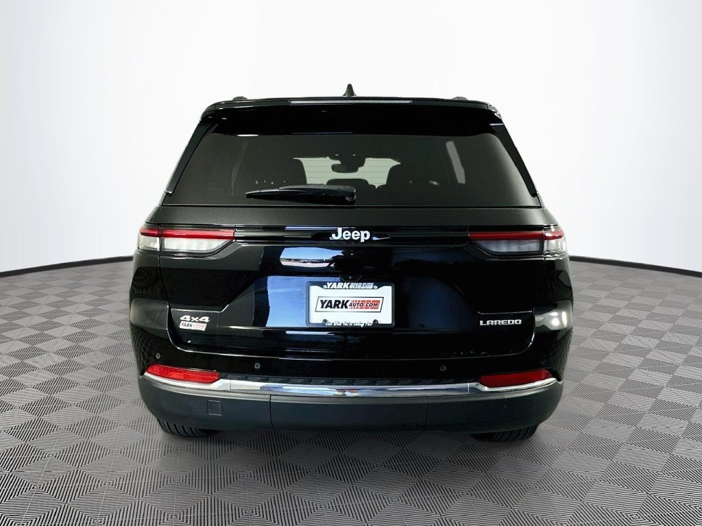 Certified 2024 Jeep Grand Cherokee Laredo X w/ Luxury Tech Group I AWD/4WD image 10