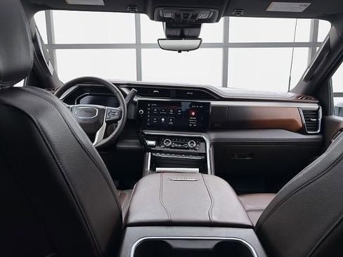 Used 2025 GMC Sierra 3500 Denali w/ Denali Reserve Package image 42