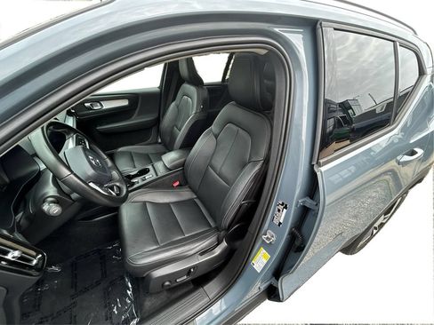 Used 2020 Volvo XC40 T5 Momentum w/ Protection Package Premier AWD/4WD image 38