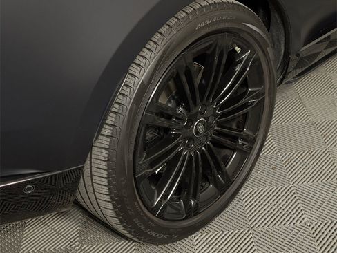 Used 2023 Land Rover Range Rover Long Wheelbase Autobiography image 6