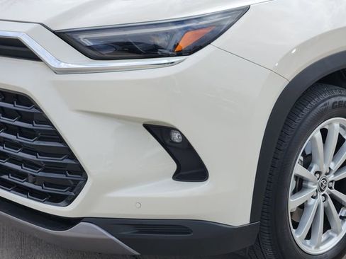 Used 2024 Toyota Grand Highlander Platinum image 6