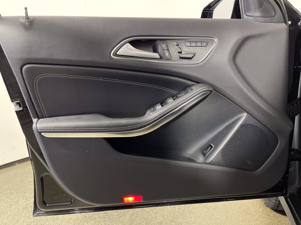 Used 2017 Mercedes-Benz GLA 250 image 17
