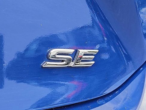 Used 2025 Toyota Camry SE image 30