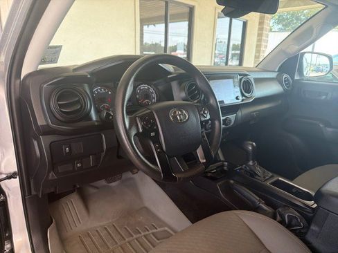 Used 2020 Toyota Tacoma SR w/ SX Package RWD image 17