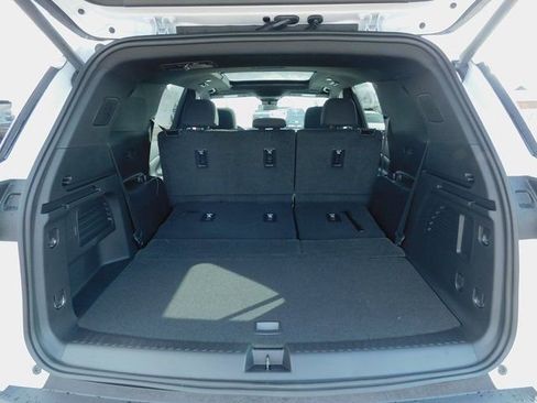 New 2026 Chevrolet Traverse LT w/ Sun and Wheel Package image 13