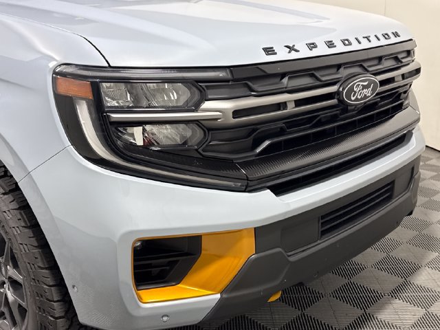Used 2025 Ford Expedition Tremor AWD/4WD image 10