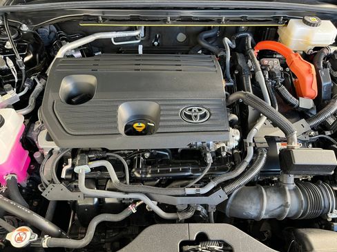 Used 2025 Toyota Crown XLE image 32