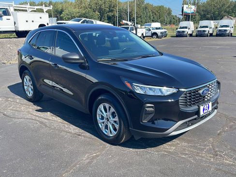 Used 2023 Ford Escape Active w/ Tech Pack #1 AWD/4WD image 7