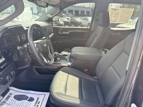 Used 2024 Chevrolet Silverado 1500 LTZ w/ Technology Package image 9