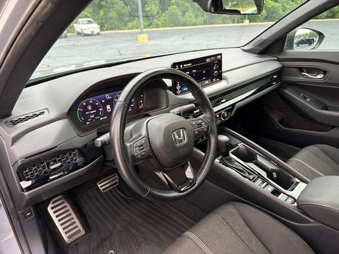 Used 2024 Honda Accord Sport image 40