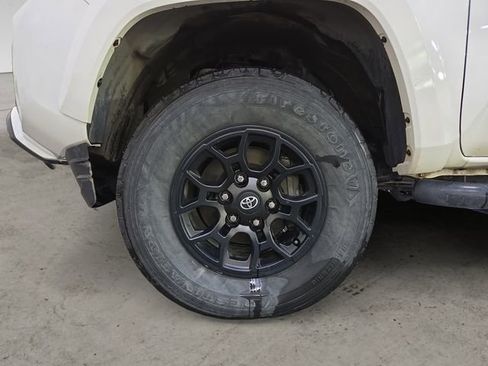 Used 2021 Toyota Tacoma SR5 AWD/4WD image 14