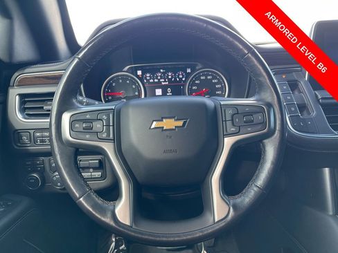 Used 2021 Chevrolet Suburban Premier w/ Premium Package image 16