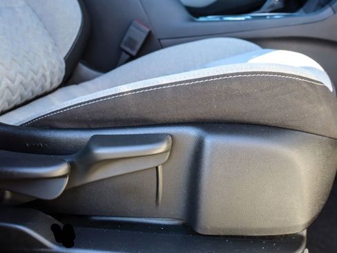 Used 2024 Chevrolet Equinox LT image 15