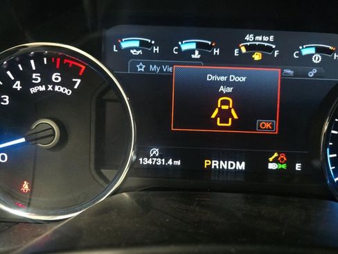 Used 2019 Ford F150 Lariat w/ Equipment Group 502A Luxury AWD/4WD image 12