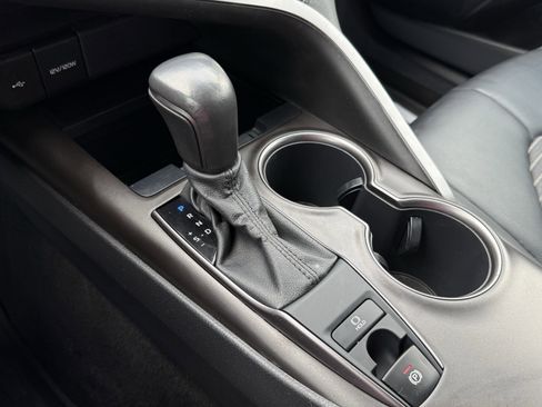 Used 2021 Toyota Camry SE image 19