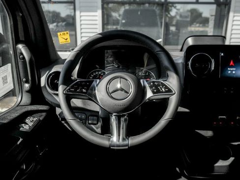 New 2025 Mercedes-Benz Sprinter 2500 image 19