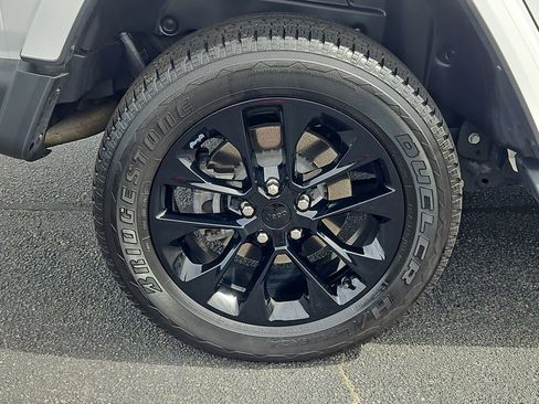 Used 2021 Jeep Wrangler Unlimited Sahara w/ Cold Weather Group image 23