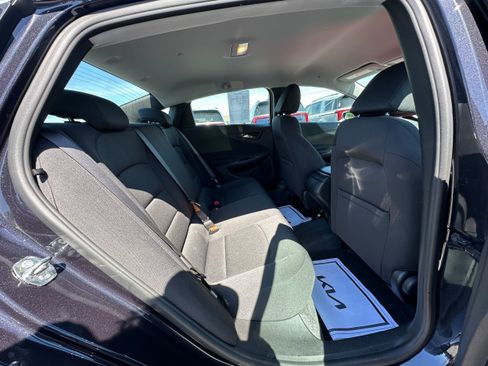 Used 2022 Chevrolet Malibu LS FWD image 11