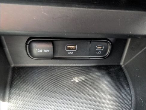 Certified 2025 Kia Seltos S FWD image 17