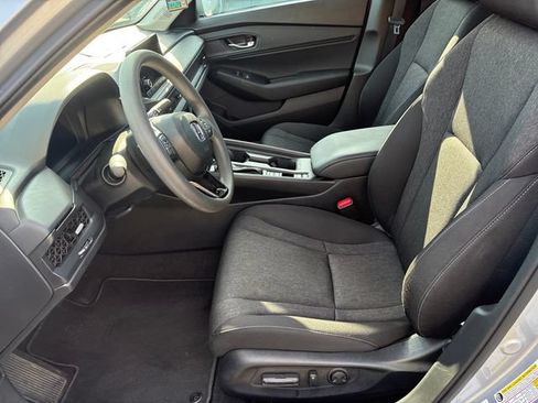 Used 2025 Honda Accord SE image 7
