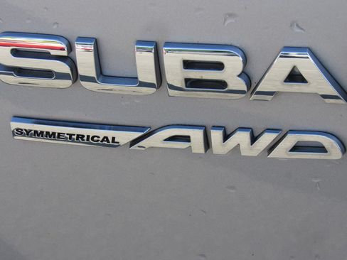 Used 2015 Subaru Forester 2.5i AWD/4WD image 8