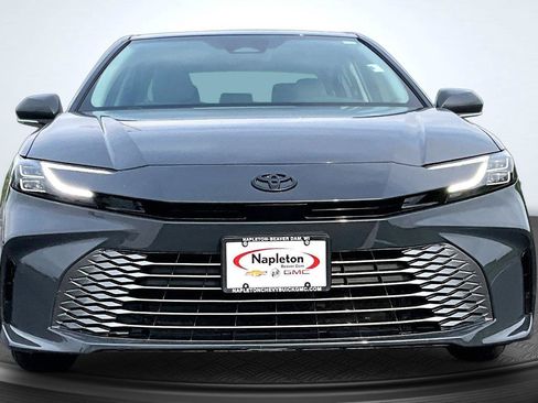 Used 2026 Toyota Camry XLE AWD/4WD image 3