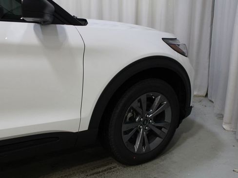 New 2026 Ford Explorer Active w/ Active Comfort Package AWD/4WD image 28