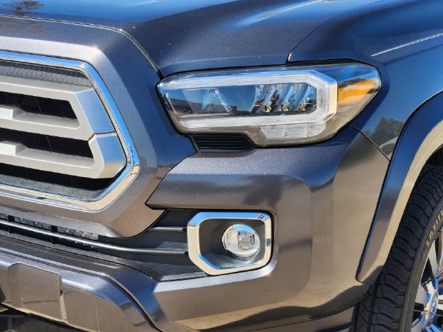 Used 2022 Toyota Tacoma Limited RWD image 9