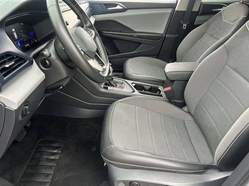 Used 2023 Volkswagen Taos SE image 15