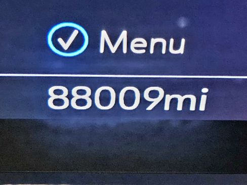 Used 2021 GMC Yukon SLT w/ SLT Premium Package image 10