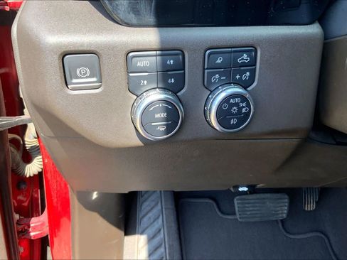 Used 2022 GMC Sierra 1500 SLT w/ SLT Premium Plus Package AWD/4WD image 33