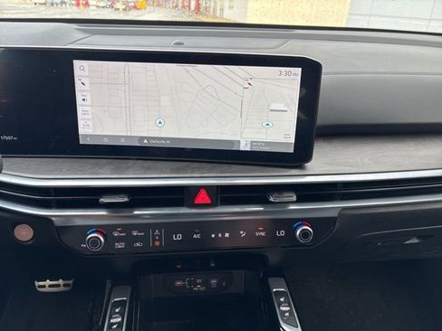 Certified 2024 Kia Sorento SX Prestige image 15