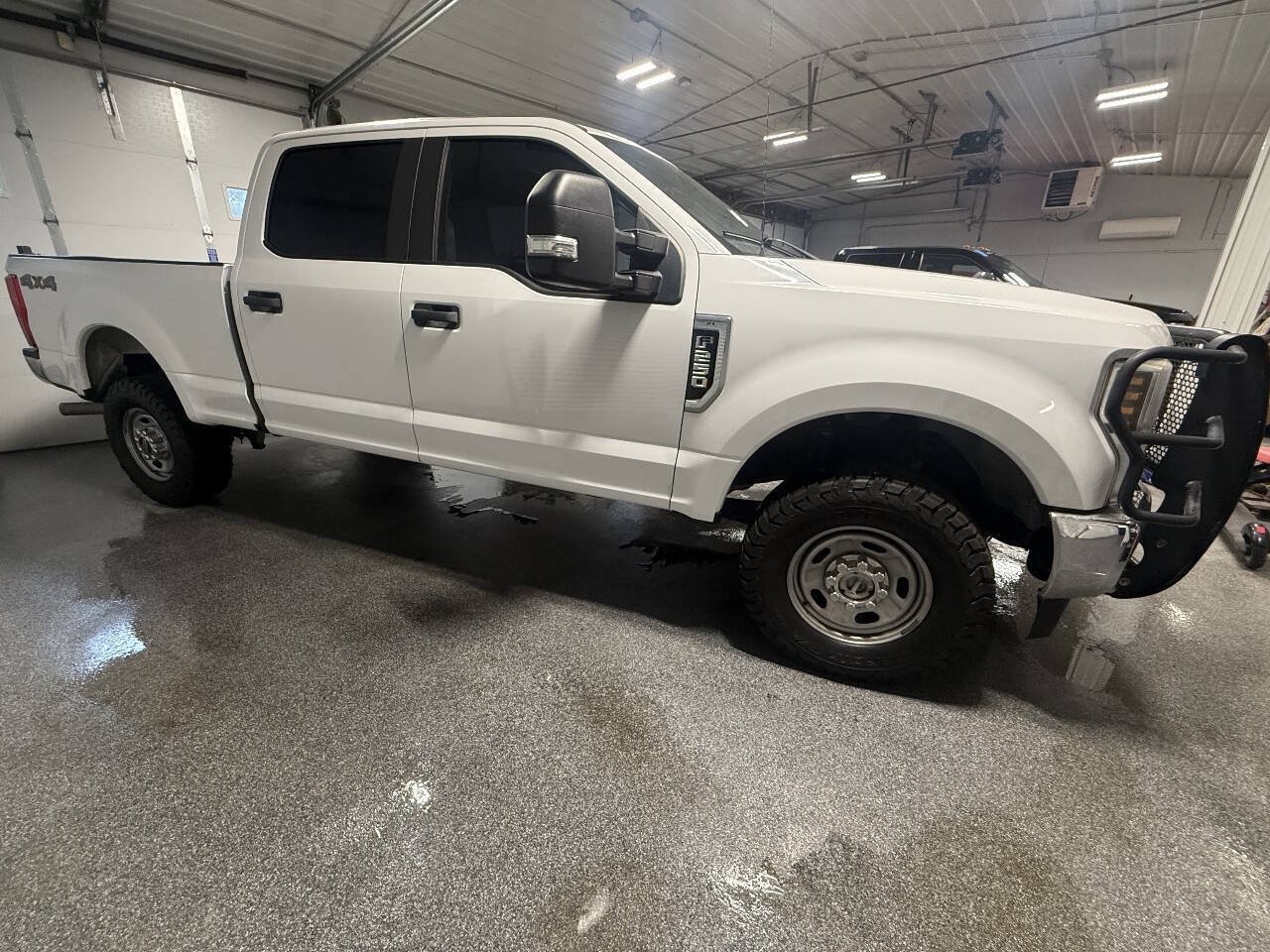 Used 2018 Ford F250 XL w/ Power Equipment Group AWD/4WD image 2