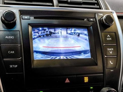 Used 2017 Toyota Camry SE FWD image 38